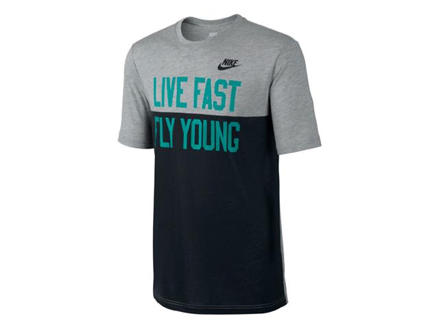 LIVE FAST Tシャツ