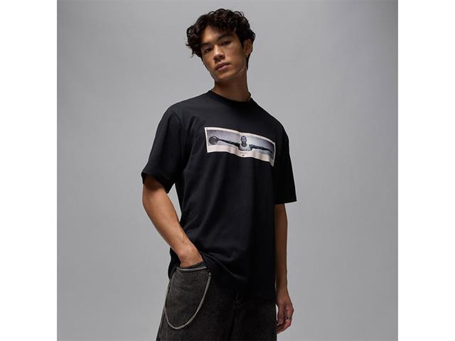 M J NC WINGS PHOTO SS CREW