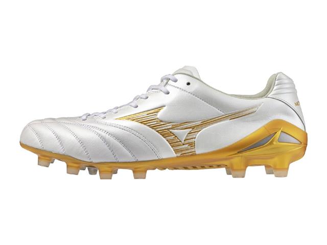 12/5（金） 発売！MIZUNOFOOTBALL 輝きの軌跡が、次の勝利を導く