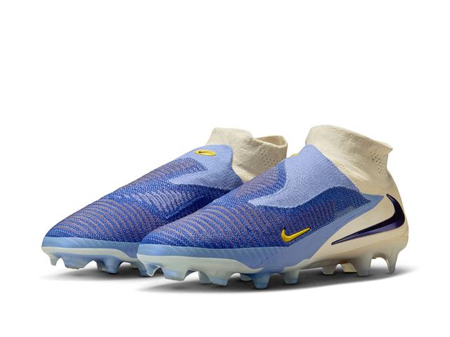 オンラインショップ限定企画！！ NIKE 旧モデル FGモデル（芝用
