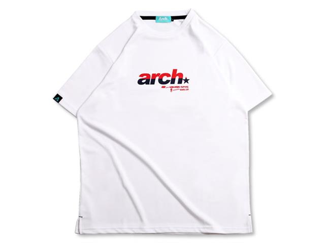Arch split sporty logo tee［DRY］